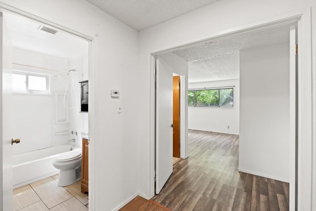 6329 Maywood Ln, Stockton, CA 95207