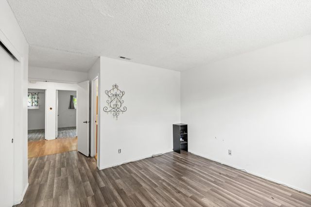 6329 Maywood Ln, Stockton, CA 95207