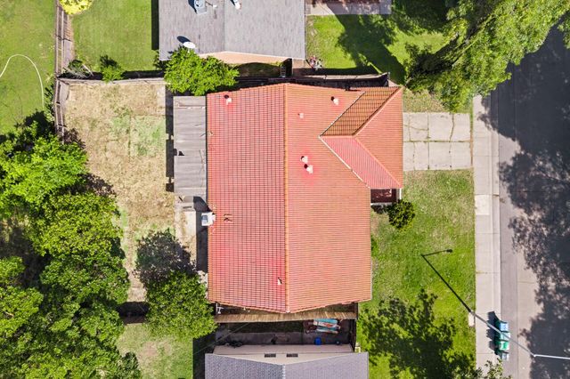 6329 Maywood Ln, Stockton, CA 95207