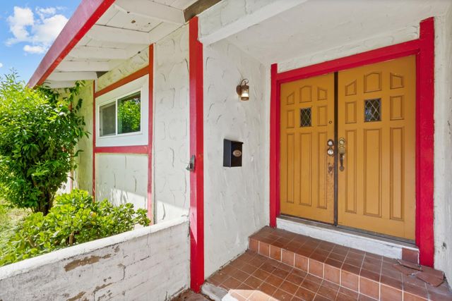 6329 Maywood Ln, Stockton, CA 95207