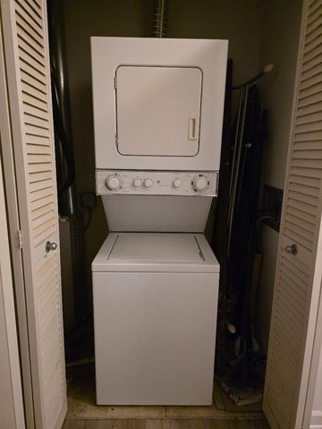 3506 S State Street 208, Chicago, IL 60609