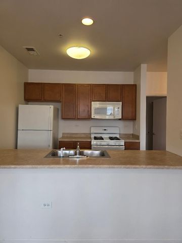 3506 S State Street 208, Chicago, IL 60609