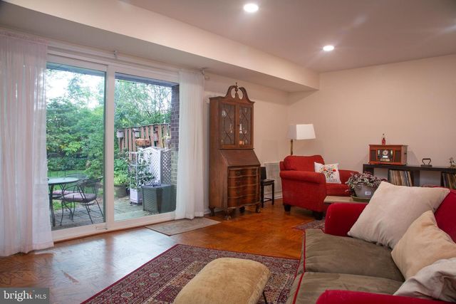 7812 LAKECREST DR, Greenbelt, MD 20770