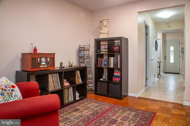 7812 LAKECREST DR, Greenbelt, MD 20770