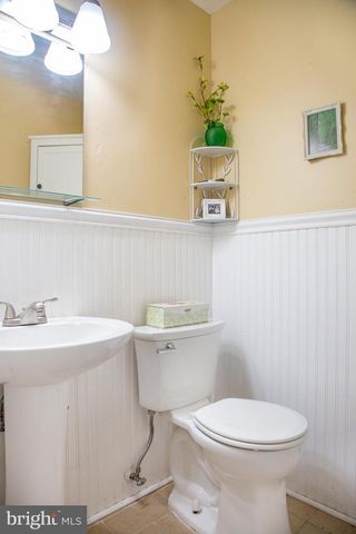 7812 LAKECREST DR, Greenbelt, MD 20770