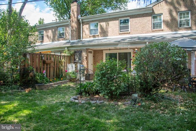 7812 LAKECREST DR, Greenbelt, MD 20770