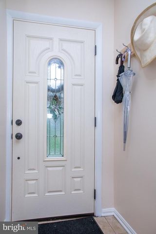 7812 LAKECREST DR, Greenbelt, MD 20770