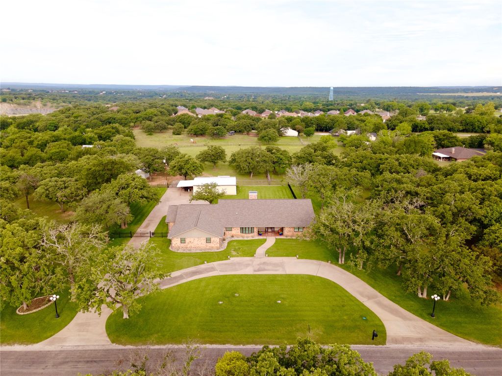 4 Buckskin Road, Mineral Wells, TX 76067