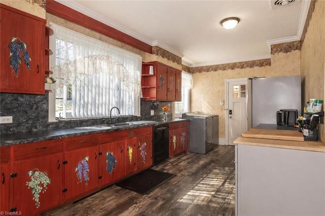 316 D Street, North Wilkesboro, NC 28659