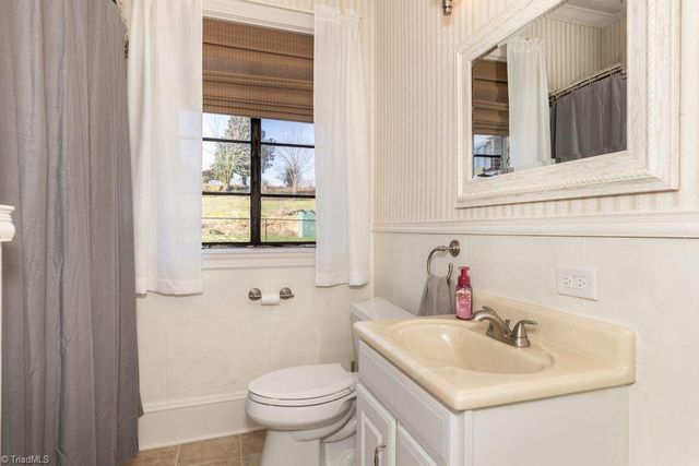 316 D Street, North Wilkesboro, NC 28659