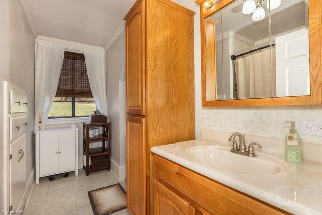 316 D Street, North Wilkesboro, NC 28659