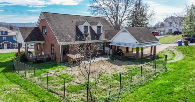 316 D Street, North Wilkesboro, NC 28659