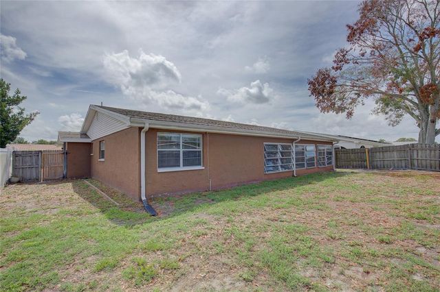 2105 SUGARBUSH DRIVE, Holiday, FL 34690