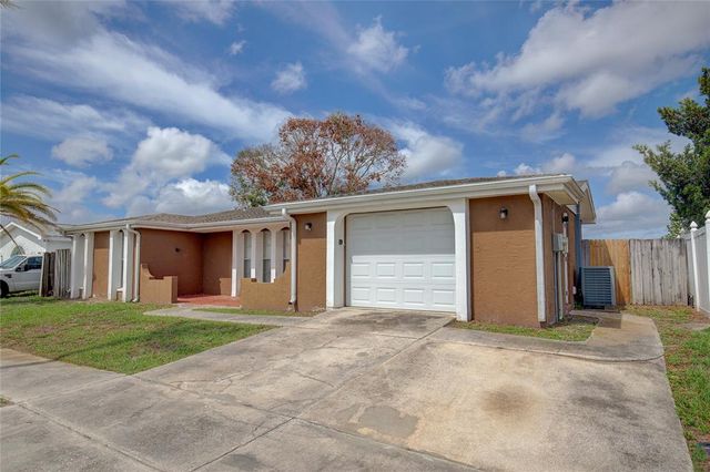 2105 SUGARBUSH DRIVE, Holiday, FL 34690