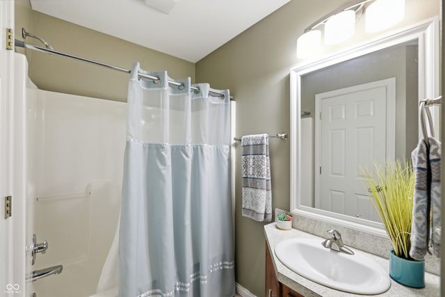 1636 Connemara Road, Indianapolis, IN 46217