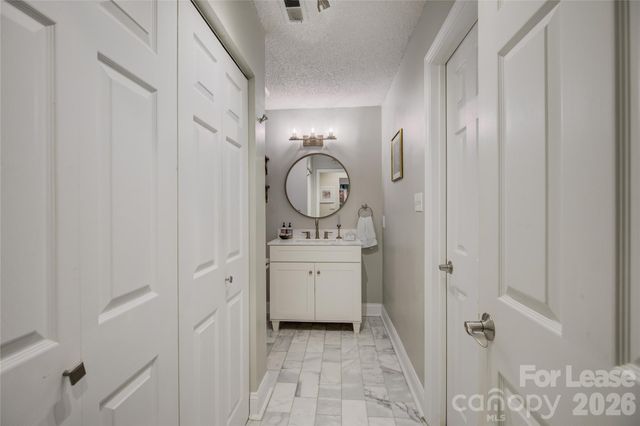 2506 Cranbrook Lane, Charlotte, NC 28207