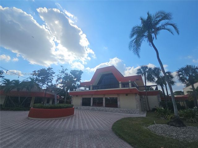 3190 Holiday Springs Blvd 4-111, Margate, FL 33063