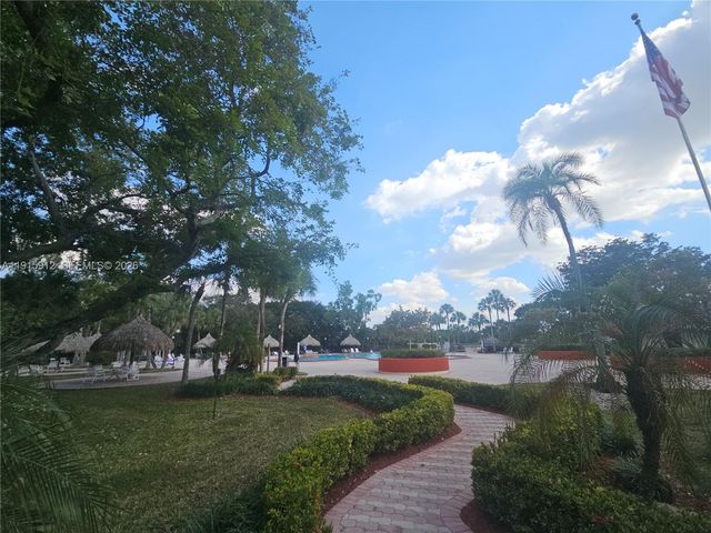 3190 Holiday Springs Blvd 4-111, Margate, FL 33063