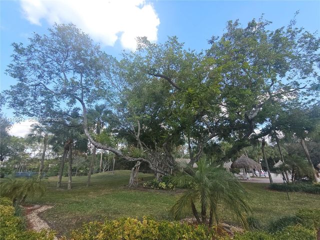 3190 Holiday Springs Blvd 4-111, Margate, FL 33063