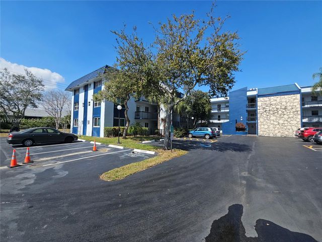 3190 Holiday Springs Blvd 4-111, Margate, FL 33063