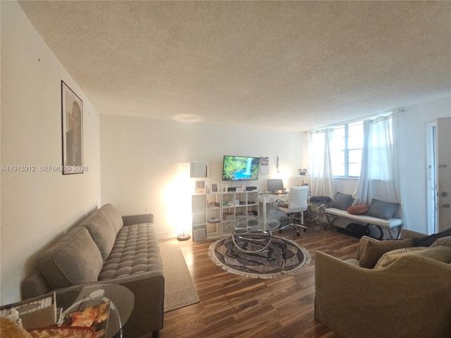 3190 Holiday Springs Blvd 4-111, Margate, FL 33063