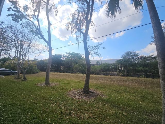 3190 Holiday Springs Blvd 4-111, Margate, FL 33063