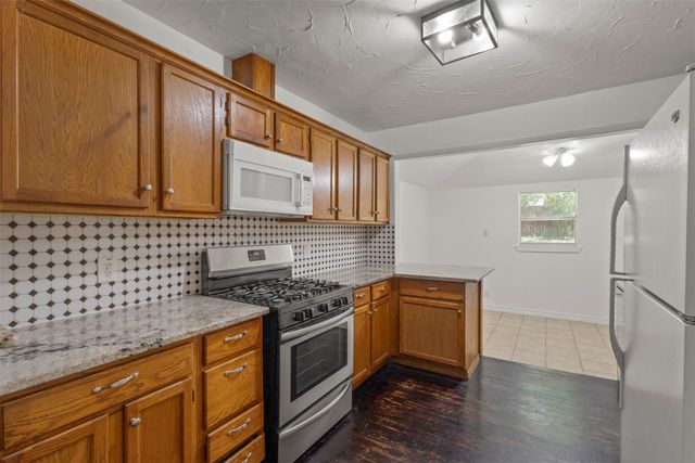 1310 Michigan Avenue, Dallas, TX 75216