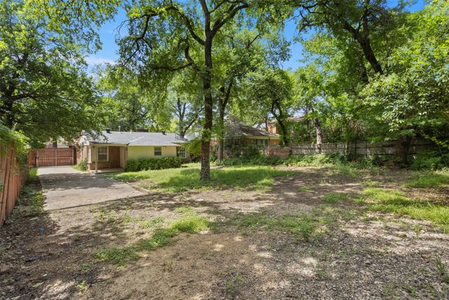 1310 Michigan Avenue, Dallas, TX 75216
