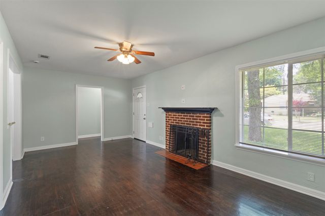 1310 Michigan Avenue, Dallas, TX 75216