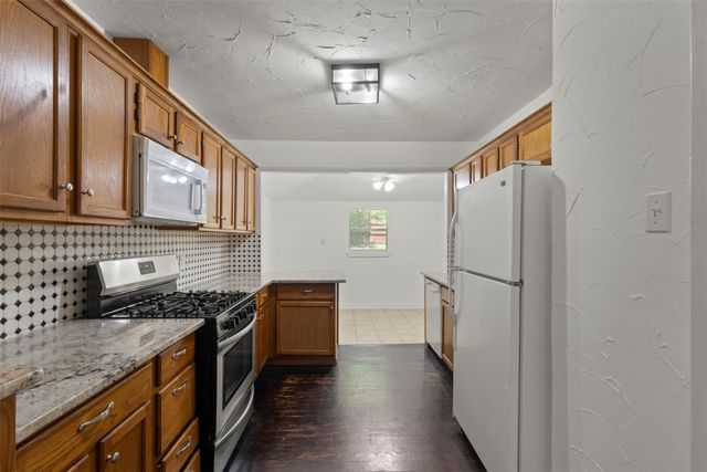 1310 Michigan Avenue, Dallas, TX 75216
