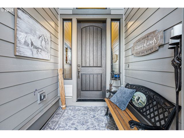 1765 TREVINO Rd, Creswell, OR 97426