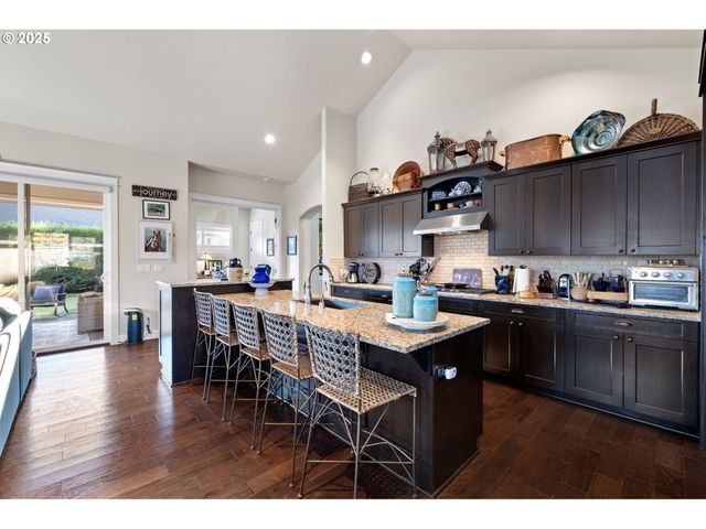 1765 TREVINO Rd, Creswell, OR 97426