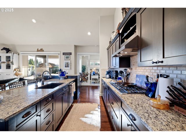 1765 TREVINO Rd, Creswell, OR 97426