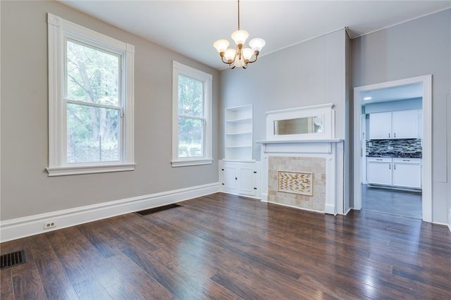 213 W Burgess St, Perry Hilltop, PA 15214
