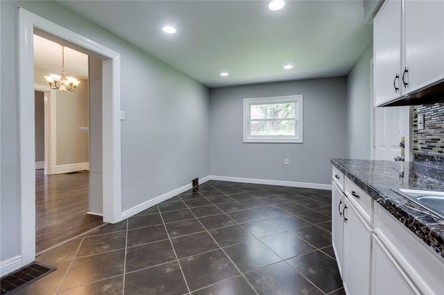 213 W Burgess St, Perry Hilltop, PA 15214