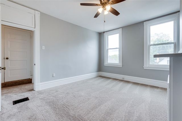213 W Burgess St, Perry Hilltop, PA 15214