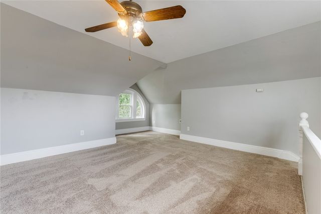 213 W Burgess St, Perry Hilltop, PA 15214