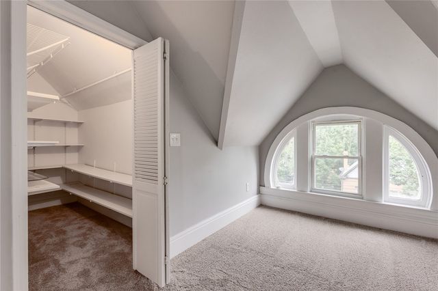 213 W Burgess St, Perry Hilltop, PA 15214