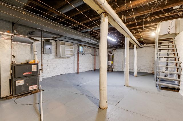 213 W Burgess St, Perry Hilltop, PA 15214