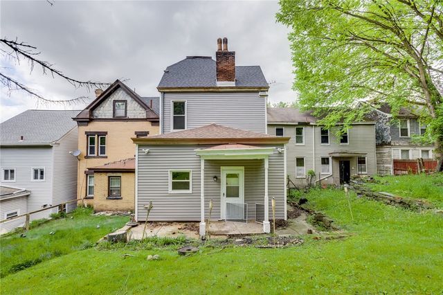 213 W Burgess St, Perry Hilltop, PA 15214