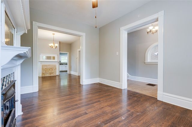 213 W Burgess St, Perry Hilltop, PA 15214
