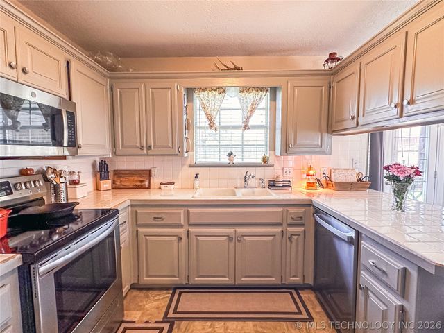 4005 Chaucer Street, Muskogee, OK 74403