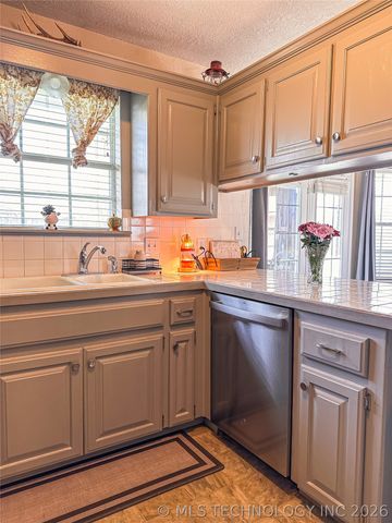 4005 Chaucer Street, Muskogee, OK 74403