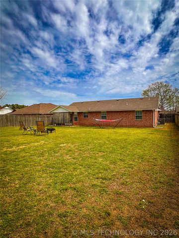 4005 Chaucer Street, Muskogee, OK 74403