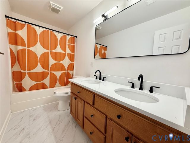 4608 Stoney Creek Pky, Chester, VA 23831