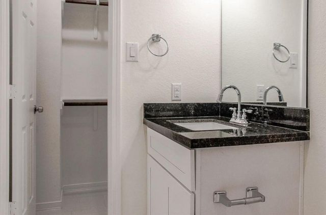 5007 Mallow Street A, Houston, TX 77033