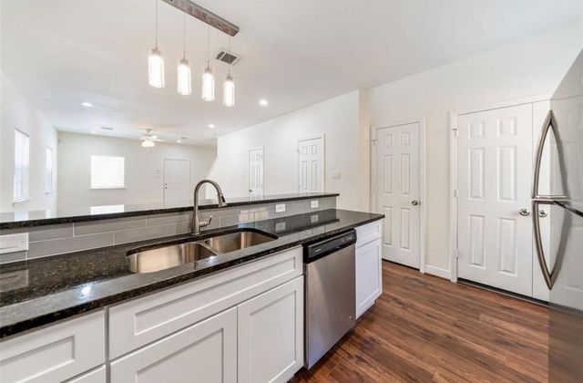 5007 Mallow Street A, Houston, TX 77033