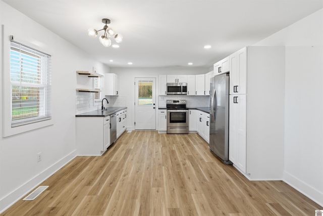 266 Jackson School Road, Benton, KY 42025