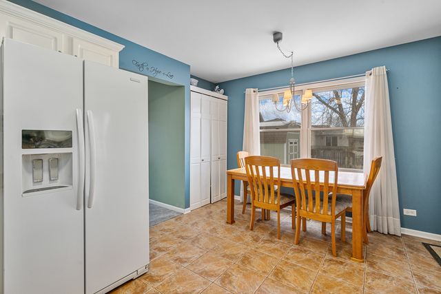 2010 Primrose Drive, Plainfield, IL 60586