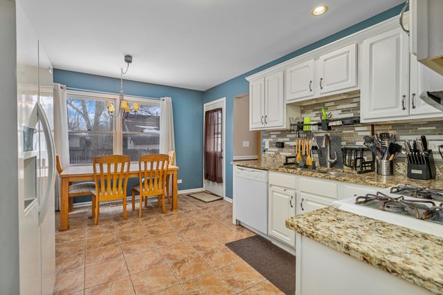 2010 Primrose Drive, Plainfield, IL 60586